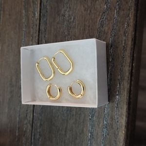 2 new sets of gold hoop earrings